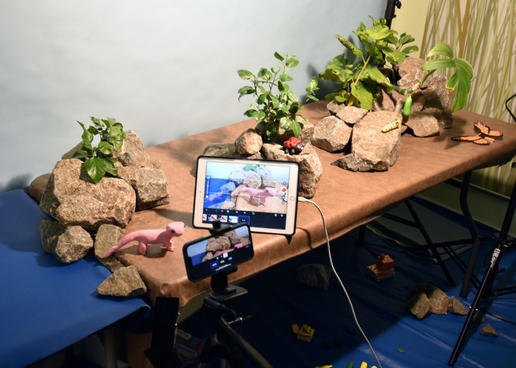 Stop motion display.