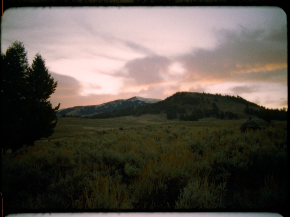 Sunset behind mountian.